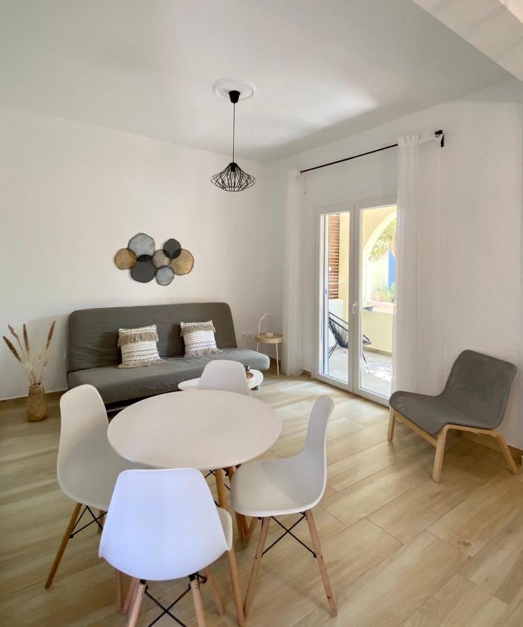 Batsi Seaside Apartment ภายนอก รูปภาพ